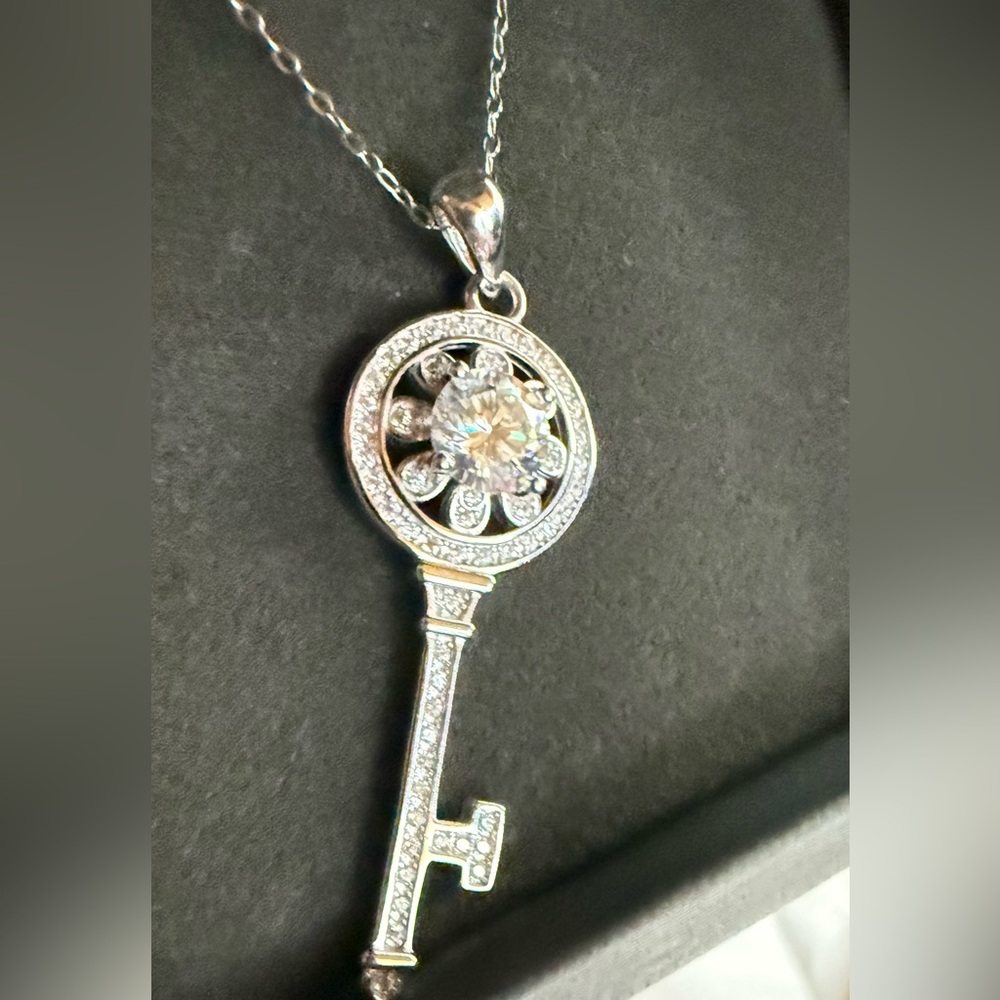 1 Carat Moissanite Platinum-Plated Key Pendant Necklace - Picture 3 of 6
